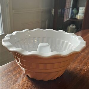 Emile Henry Bundt Cake Pan